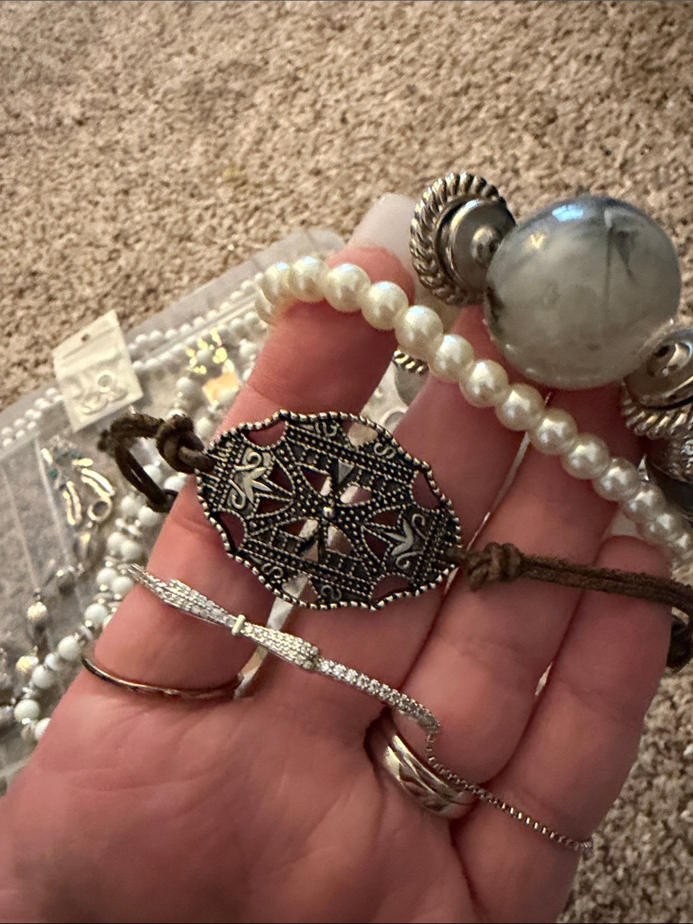 Lot of Vintage to Modern Jewelry lot - Picture 4 of 12